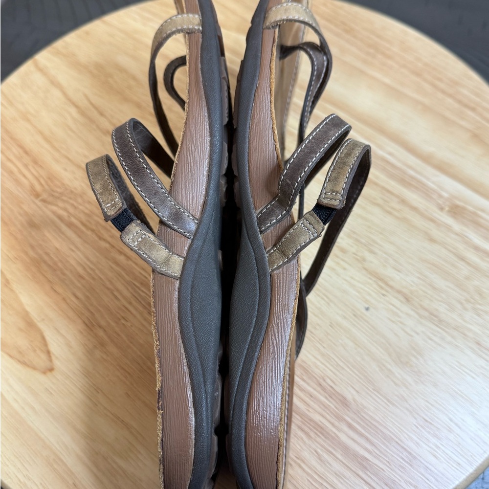 Chaco Women’s leather strap sandals - Picture 6 of 10